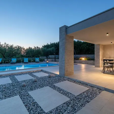 Silentio - Peaceful And Private With Outdoor Pool And Whirlpool, Istrien ヴィラ Marčana